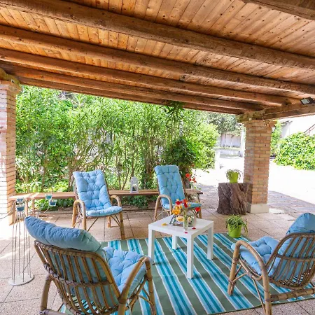 Nyaraló Bouganville By Interhome